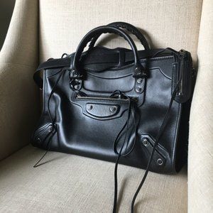 Auth Balenciaga Black Matte Calfskin "Giant Ring" City Shoulder Bag